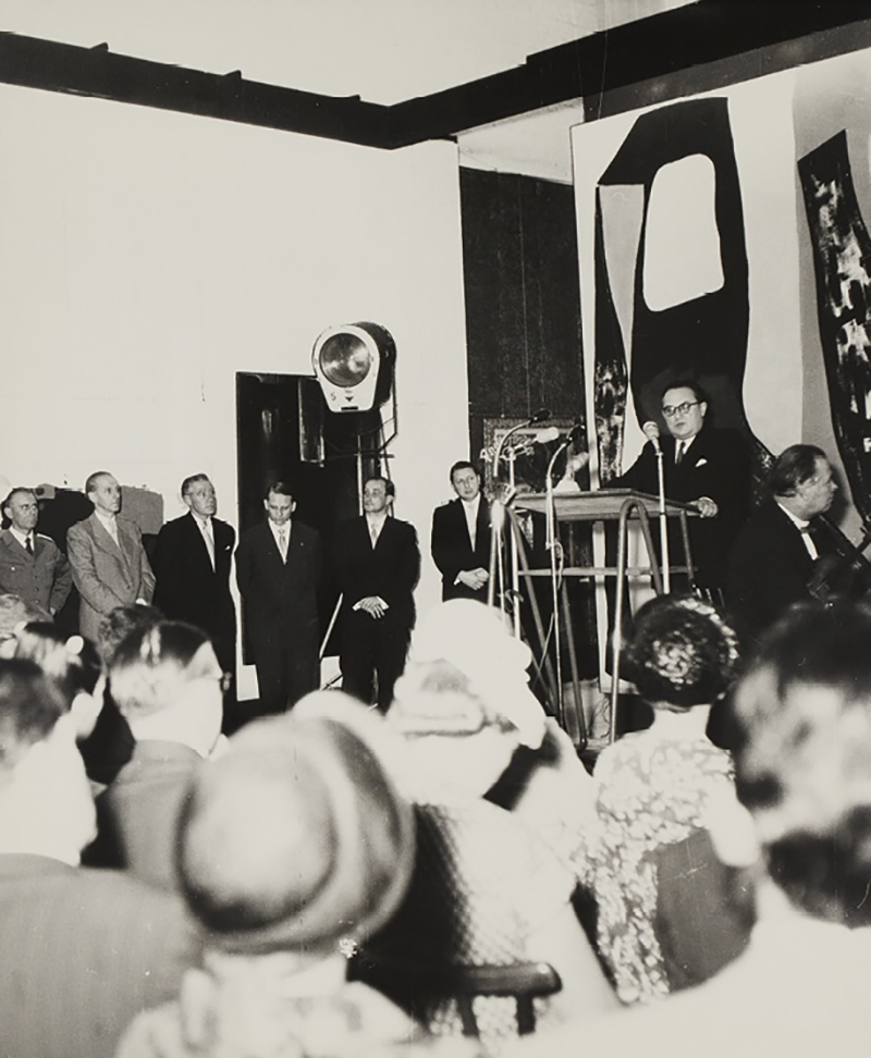  Eröffnungsrede des hessischen Kultusministers Arno Hennig zur ersten documenta am 16. Juli 1955; © documenta archiv (Dauerleihgabe der Stadt Kassel) / Foto: Günther Becker; S. 37