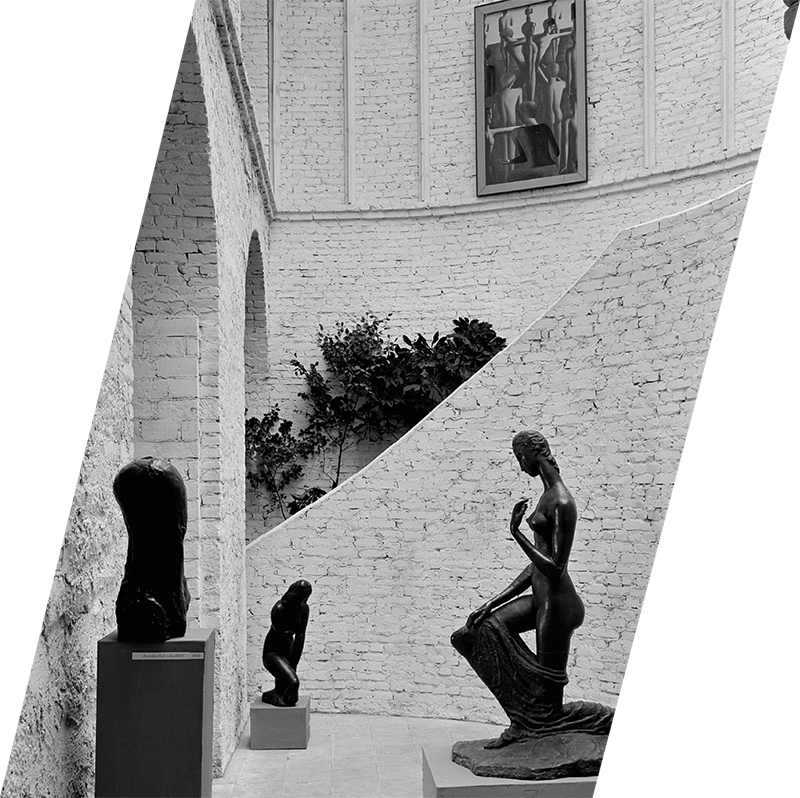 Ansicht der Rotunde im Museum Fridericianum mit Werken von Wilhelm Lehmbruck und Oskar Schlemmer auf der ersten documenta (1955) © documenta archiv (Dauerleihgabe der Stadt Kassel) / Foto: Günther Becker; S. 37