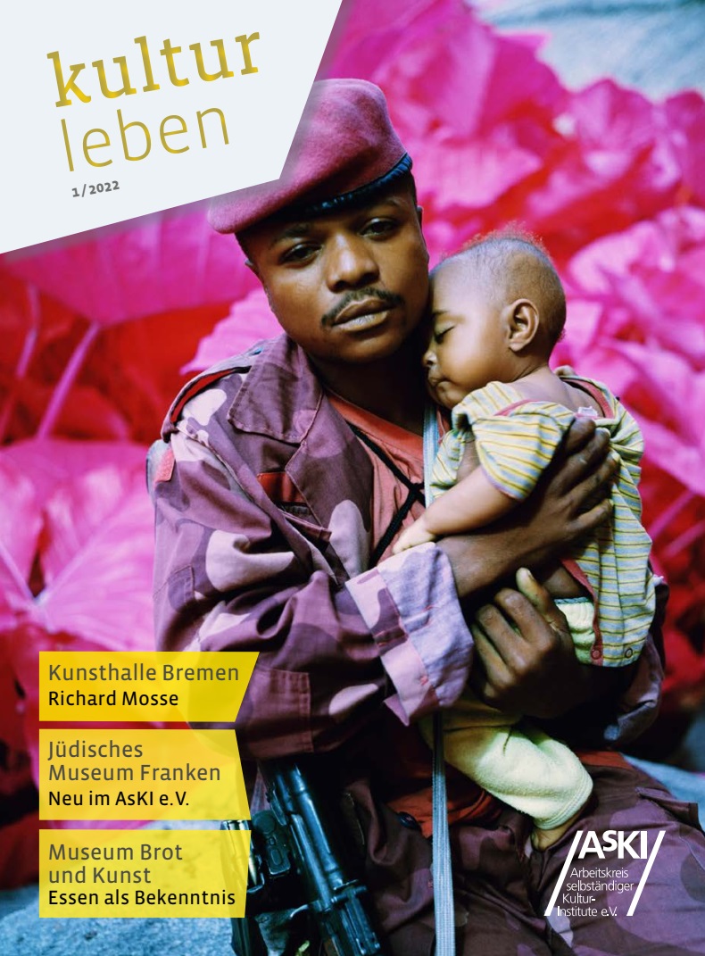 Titelbild kultur leben 1/22: Richard Mosse, Madonna and Child, 2012, aus der Serie Infra, Digitaler C-Print; © Courtesy of the artist, Jack Shainman Gallery, New York and carlier | gebauer