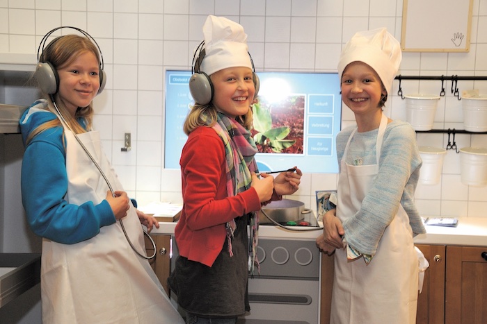 In der Hotelküche, Foto: © Michael Lindner und FEZ-Berlin