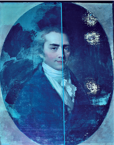 Johann Friedrich August Tischbein, Porträt Hufeland, 1798, Öl auf Leinwand, 66,3 x 52,7 cm, UV-Aufnahme: rechte Hälfte: Firnis und Übermalungen sind abgenommen, linke Hälfte: alter Firnis fluoresziert hell und die alten Übermalungen zeichnen sich als dunkle Flecken ab, Freies Deutsches Hochstift – Frankfurter Goethe-Museum, © David Hall