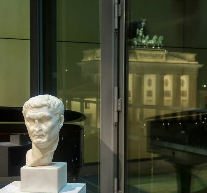 30 Jahre Maecenas-Ehrung des AsKI; Bildniskopf des Gaius Cilnius Maecenas (Kopie) in der Akademie der Künste in Berlin anlässlich der Maecenas-Ehrung 2019 an Christoph Müller, © Andreas Pawelz, Berlin