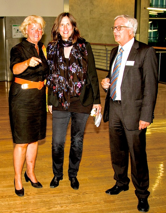 Festveranstaltung des AsKI in der Akademie der Künste am 30.5.2017,  v.l.n.r. Staatsministerin Prof. Monika Grütters,  Kathrin Röggla, Dr. Wolfgang Trautwein, Foto: Ekko von Schwichow, Berlin