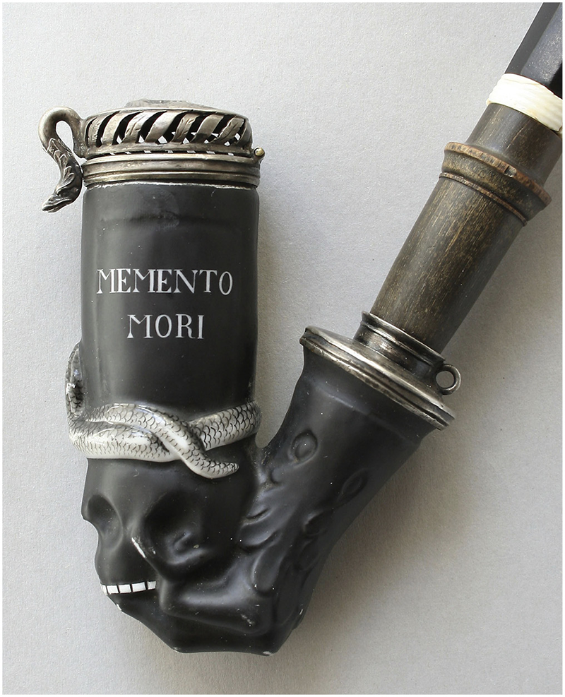 Tabakspfeife, Zedernholz, Horn, Elfenbein, Porzellan, Silber, Textil, um 1800, Foto: Museum für Sepulkralkultur, Kassel