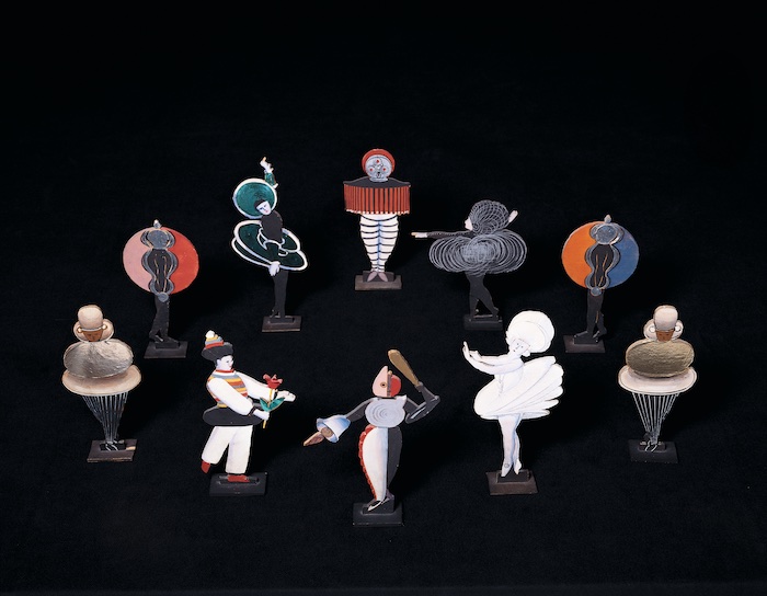 Oskar Schlemmer, ‘10 Figurinen zum Triadischen Ballett‘, 1935/36, Laubsägearbeit, © Sammlung Würth, Foto: Ivan Baschang, München/Paris