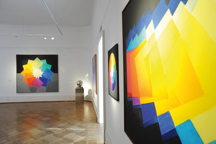 Taten des Lichts: Mack & Goethe, Blick in die Ausstellung, Foto: Barbara Steingießer