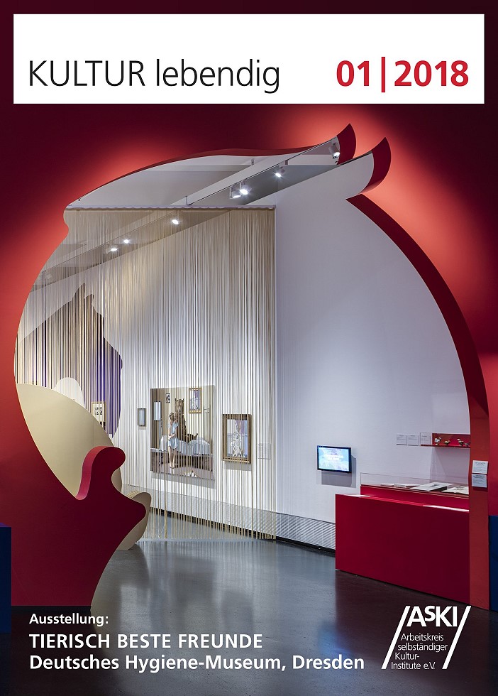 Titelbild KULTUR lebendig 1/18: Deutsches Hygiene-Museum, Dresden, Tiersilhouette zwischen zwei Ausstellungsabteilungen, Foto: David Brandt
