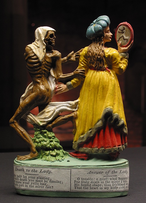 Zizenhausener Totentanz, Tod und Edelfrau, Terrakotta, Anton Sohn (1769-1841), Foto: Museum für Sepulkralkultur, Kassel