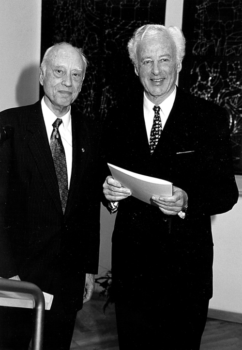 Udo van Meeteren,  Maecenas-Preisträger 2001 (r.) Prof. Dr. Günther Pflug, Ehrenvorsitzender des AsKI, © Foto Ulrich, Stendal